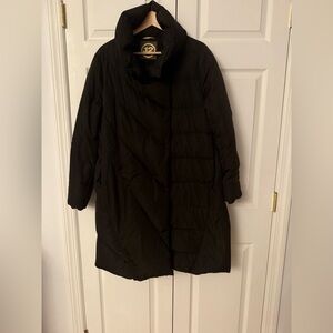 Elegant Black Puffer Coat